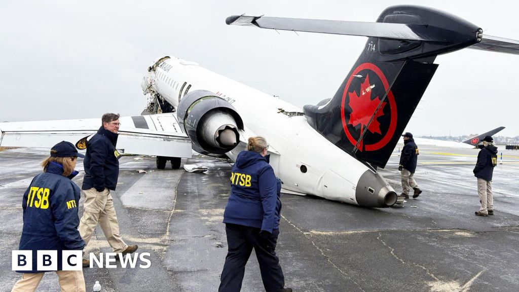 Kecelakaan pesawat LaGuardia yang mengakibatkan dua pilot tewas
