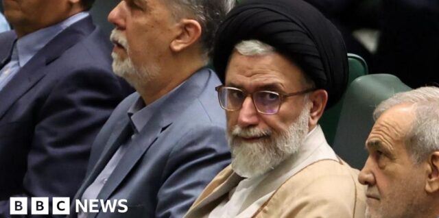 Menteri Intelijen Iran Esmail Khatib tewas dalam serangan udara