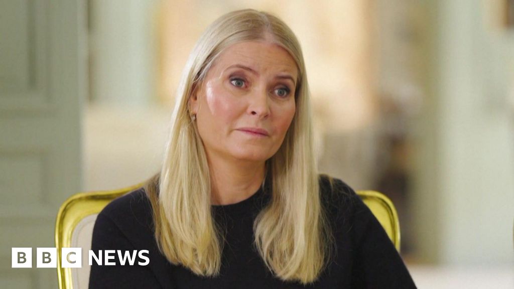 Putri Mahkota Norwegia berbicara tentang manipulasi Epstein