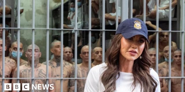 Donald Trump dan kebijakan imigrasi yang berubah