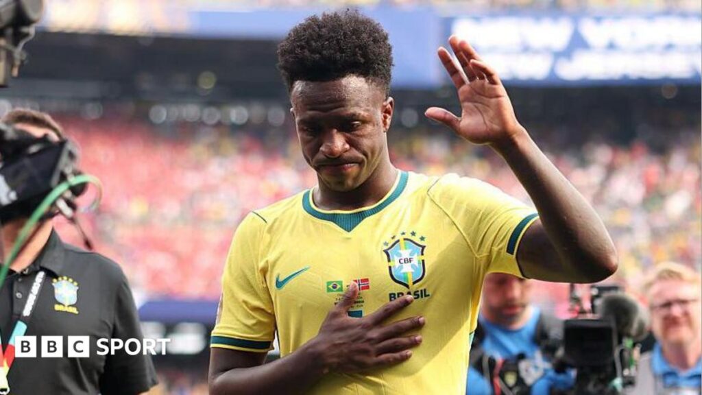 Pemain terbaik dunia di Liga Premier dan transfer pemain